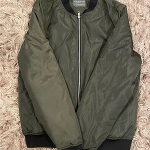 Dark Hunter Green jacket! Size small. Never worn. Unisex jacket